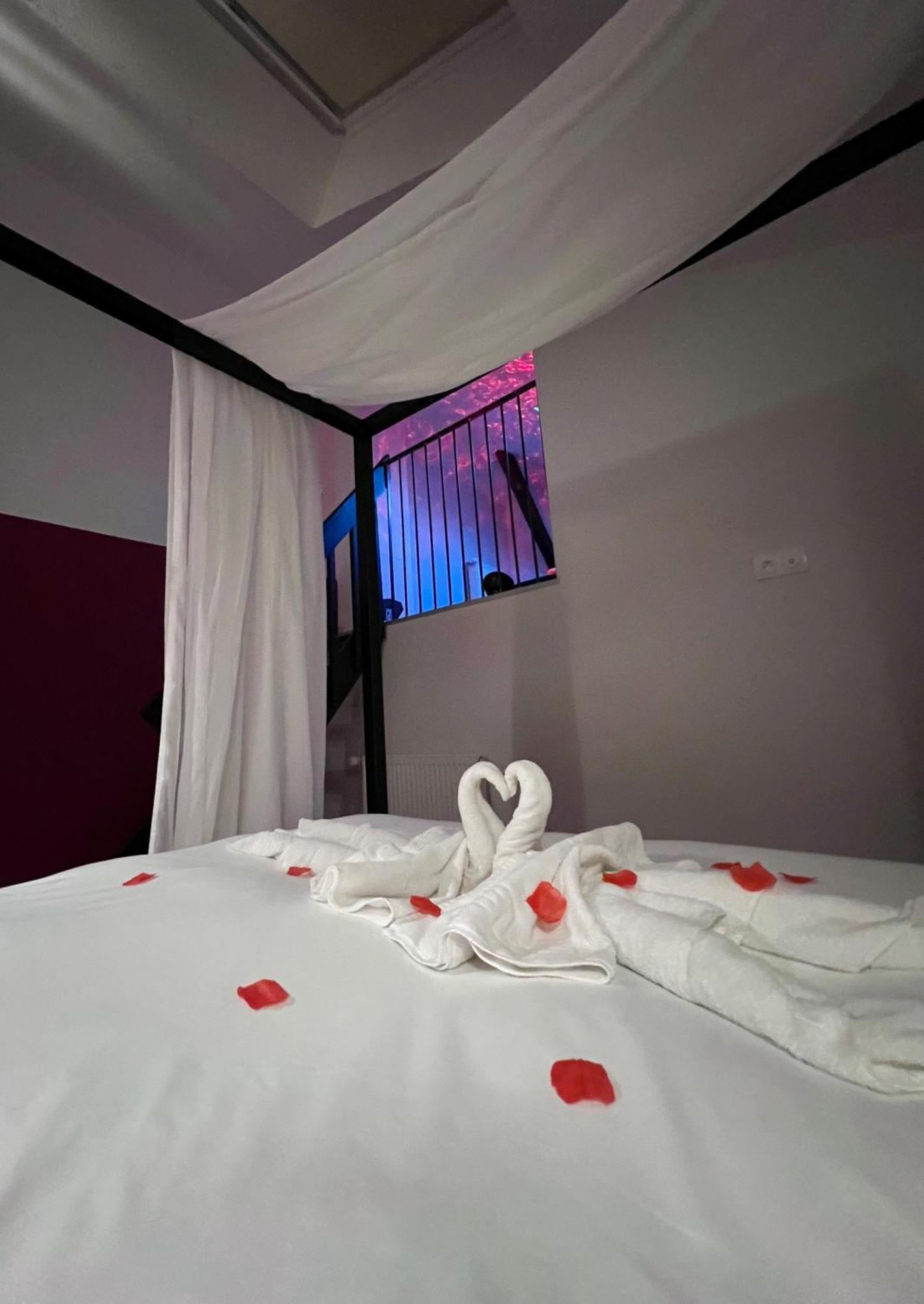 50 Nuances D'Amour - Jacuzzi / Massage / Cinema 穆瓦朗 外观 照片